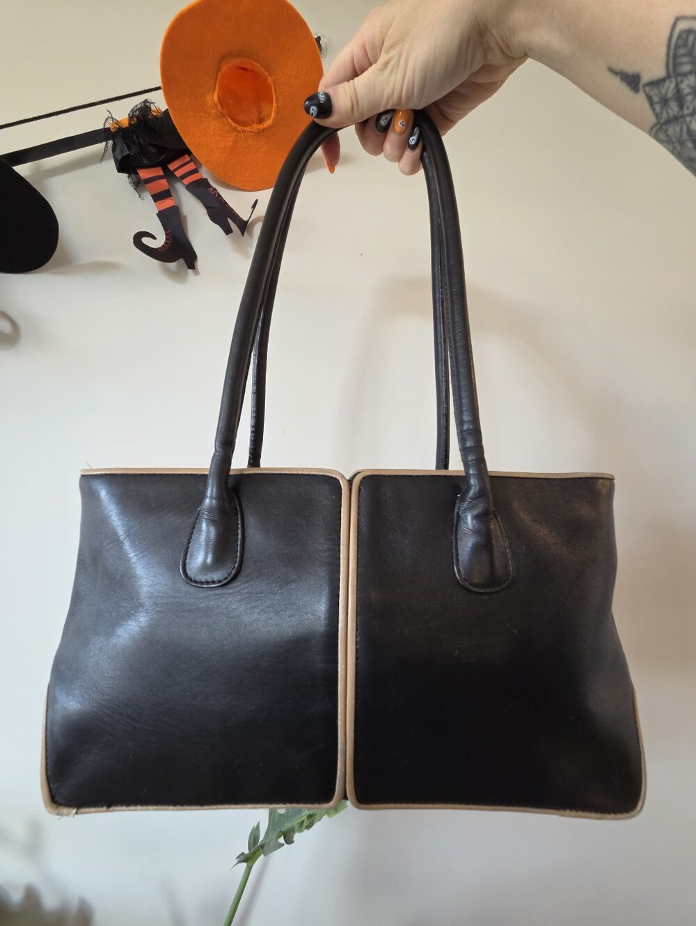 Vintage Danier Genuine Black Leather East West Shoulder Bag Tan Piping Accent